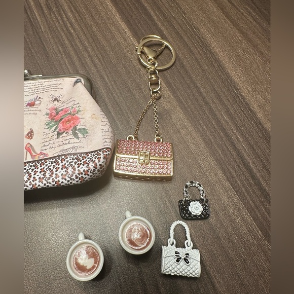 Adorable bundle - Picture 6 of 6